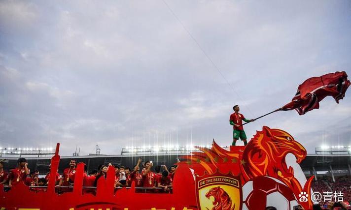 恒大为什么不玩足球了？恒大不玩足球了吗？